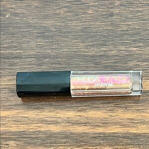 🌺5x$25- Huda Beauty Lip Strobe in Shameless